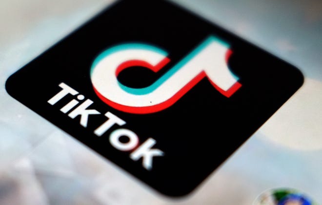 Users on TikTok document their experiences with incurable diseases.