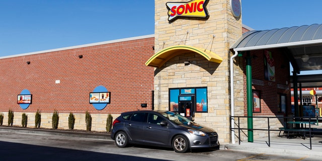 TikTok user @ bmtx00 posted a video claiming he got Sonic for free by asking for canceled DoorDash orders just before business hours.  (iStock)